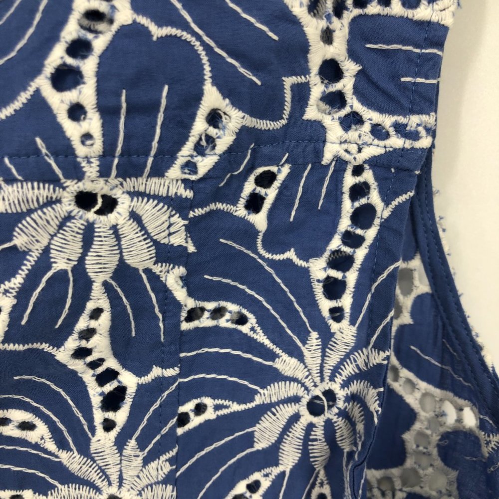 Anne Klein Top Size XS Womens Blue White Floral Eyelet Embroidered Cotton Tank T - Picture 9 of 9